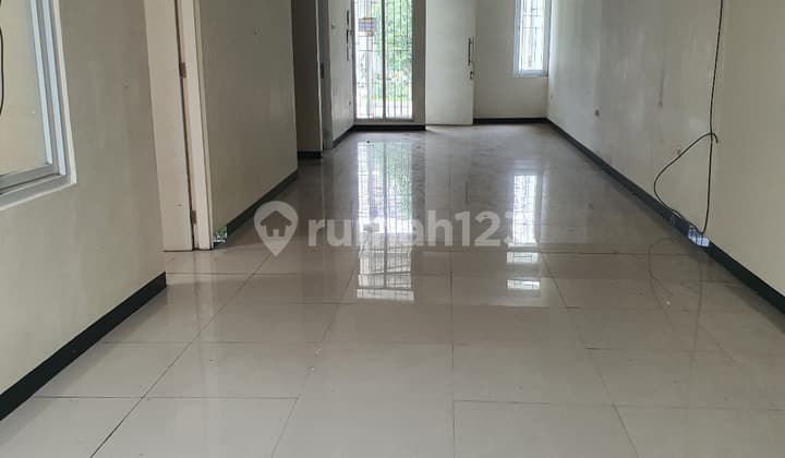 Rumah Siap Huni di Dalam Komplek