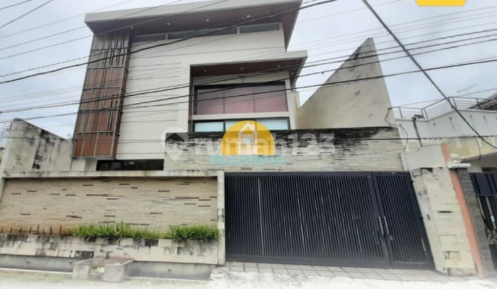 Dijual Rumah 3 Lantai di Jalan Seroja Semarang