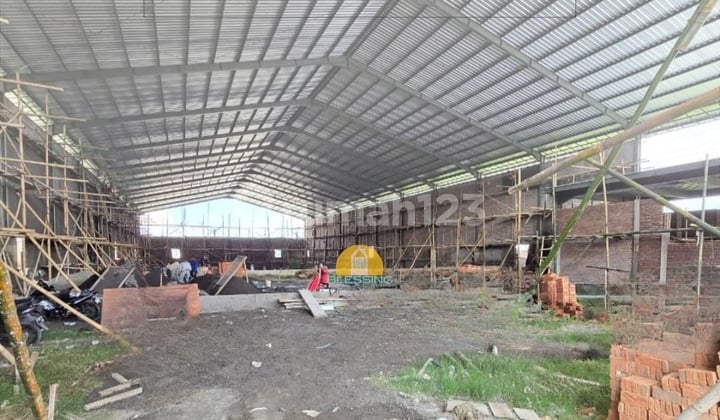 Gudang di Kawasan Industri Gatsu Dekat Pintu Tol