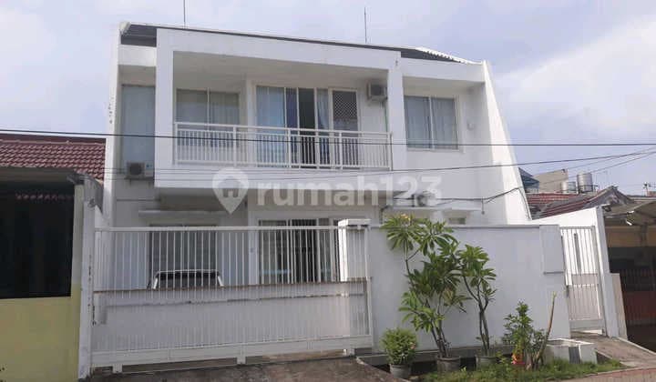 FER.A513 Rumah 2 Lantai Kutisari Indah Surabaya Siap Huni