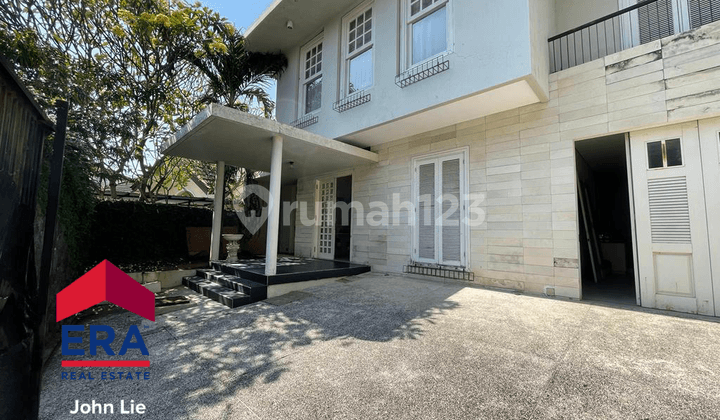 Dijual Rumah Simpang Darmo Permai Selatan, Siap Pakai, Dekat Dengan Graha Famili, Citraland Dengan Kawasan Makanannya Gwalk