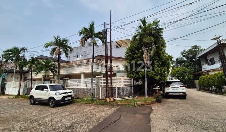 Hadap Barat Utara Rumah Pluit Utara Seberang Pantai Mutiara