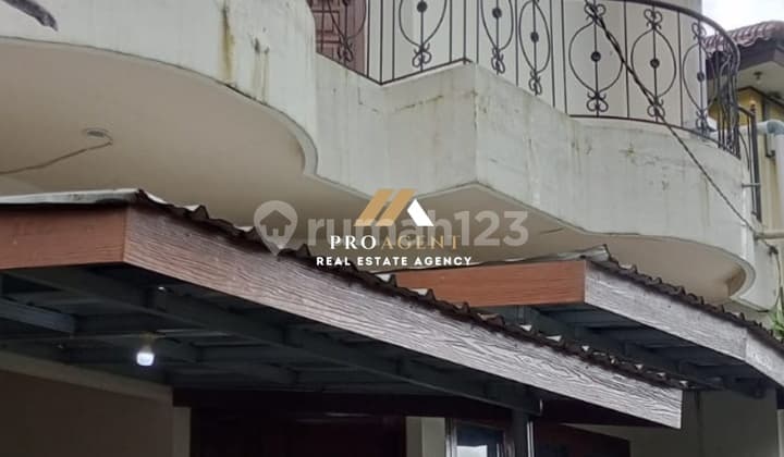 Rumah 2 Lantai Siap Huni - Lingkungan Nyaman dan Strategis