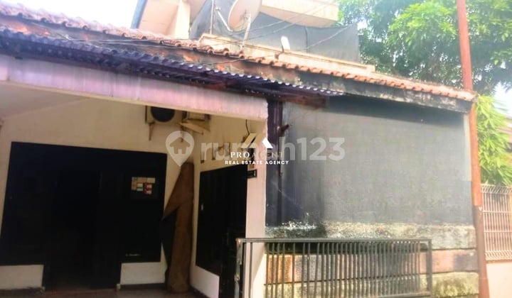 Family Residence with Easy Access & Comfortable Environment