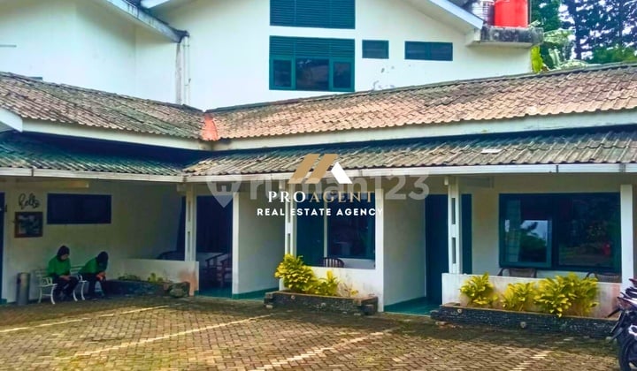 Hotel dengan View Gunung Salak dan Halaman Luas di Kawasan Puncak