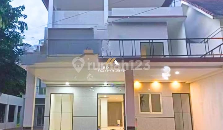 Rumah Putih Siap Huni - Lingkungan Tenang, Akses Strategi