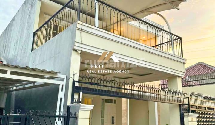 Rumah Modern Minimalis 2 Lantai dengan Balkon Cantik di Ciracas