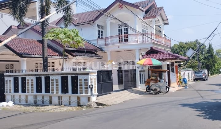 Dijual Rumah 2 Lantai Hook di Indraprasta - Bogor Utara