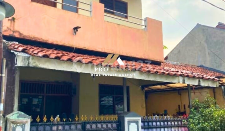 Rumah Keluarga 2 Lantai di Lingkungan Tenang & Strategis