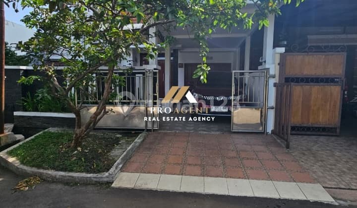 Hunian Modern 2 Lantai Warna Putih - Pilihan Tepat untuk Keluarga Besar