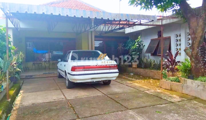 Di jual rumah asri luas dan strategis di jln raya cibuluh