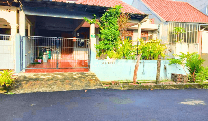 Ready-to-Occupy House - Strategic Access from the Toll Road
