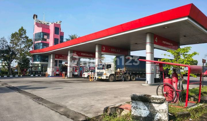 Commercial Rest Area At Tol Padaleunyi - Bandung