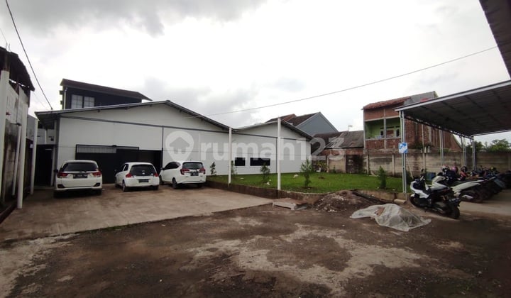 Gudang Termasuk Kantor, Tempat Tinggal, dan Mes Karyawan di Cangkuang Soreang