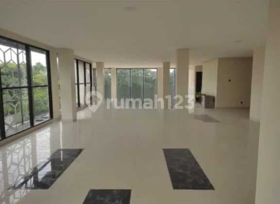 Gedung Luas Strategis 4 Lantai (Harga di Bawah Appraisal) Area Alun - Alun Kec Regol Bandung