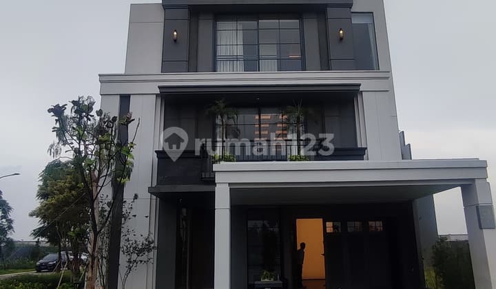 Rumah Brand New Armont American classic BSD 3 lantai MEWAH !!!