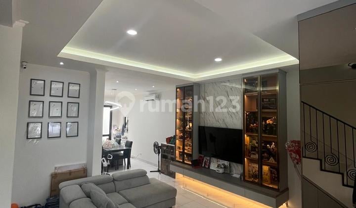 Jual rumah cantik Winona Alam Sutera FULL FURNISHED 3 lantai