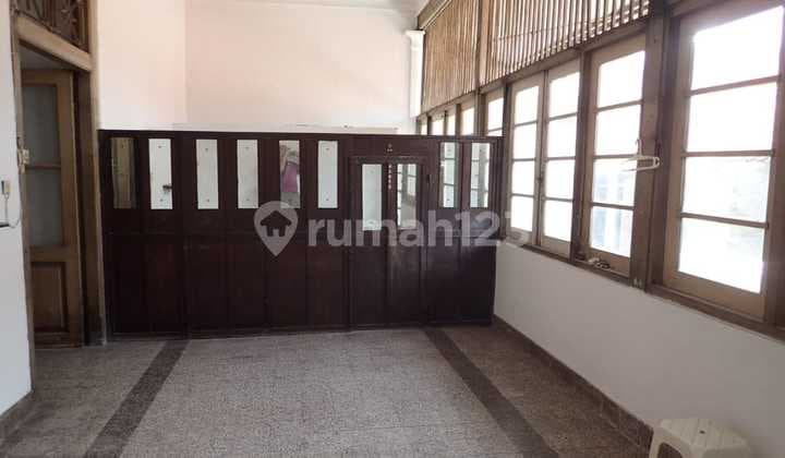 Rumah Model Kolonial Belanda Siap Huni, Jalan Kalisari. Surabaya