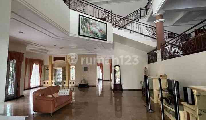 Modern Golf View House Graha Famili West Surabaya