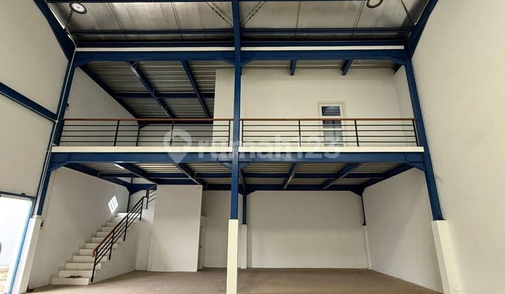 Dijual Gudang Bagus Siap Pakai di Kapuk Kamal. Luas 915M. SHM