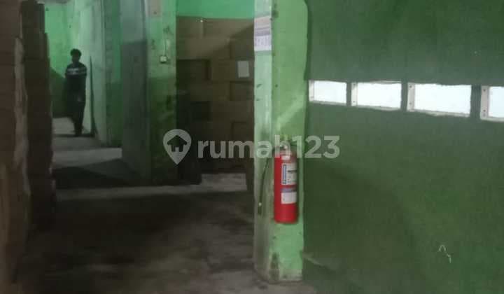 Disewakan Gudang di Bandengan. Luas Tanah 600M. Lokasi Gudang Strategis