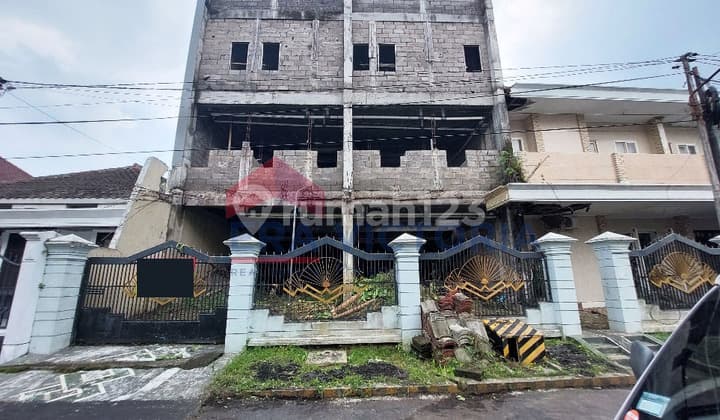 Rumah 3 Lantai Dijual Hitung Tanah Kondisi 60 Di Soekarno Hatta