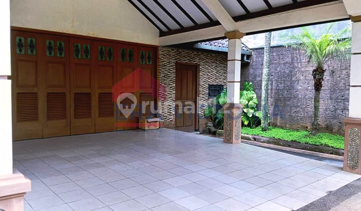 Rumah Besar Kamar Banyak Kondisi Terawat Di Kepanjen Malang