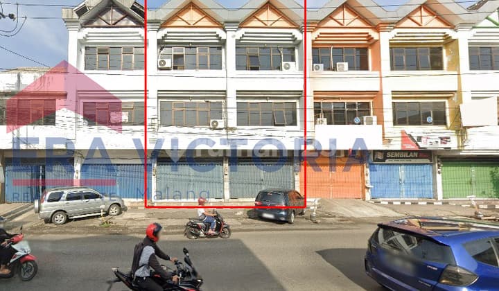 Ruko Lokasi Jalan Poros Strategis Dekat Pasar Besar dan Sawalayan