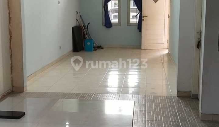 600 M ke Summarecon Mall Serpong! Rumah Semi Furnish 1,5 Lantai Siap Huni di Gading Serpong - 1,6 M Nego