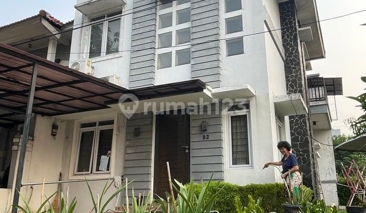 Dijual Rumah Jl Gn Tambora 6/82 ( Hook )