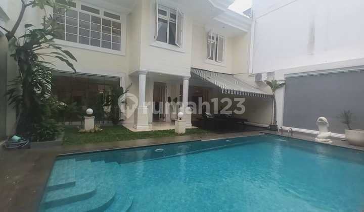 Rumah Mewah Dalam Komplek Pondok Indah, Furnished, Kondisi Bagus