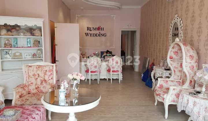 Ruko Spark, Bangunan Full Renov 3 Lantai Bagus Sekali