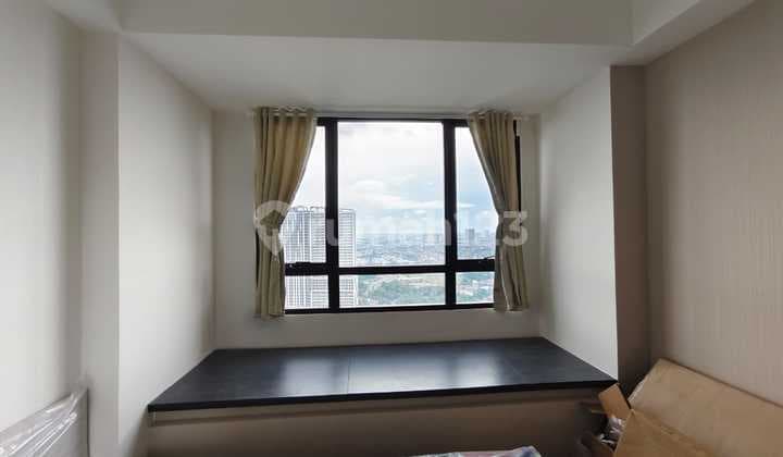 For Rent: Collins Boulevard 1 BR Apartment, Semi-Furnished