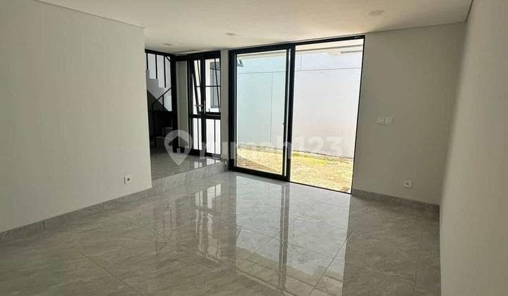 Disewakan Rumah Modern 3 Lantai Greenwich BSD Tangsel