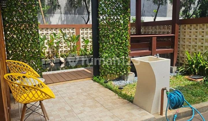 Dijual Rumah 3 Lantai Dengan Kolam Renang Di Gading Serpong