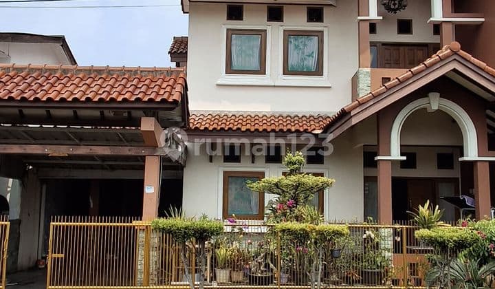 Dijual Rumah 2 Lantai Bawah Pasaran di Karang Tengah Tangerang