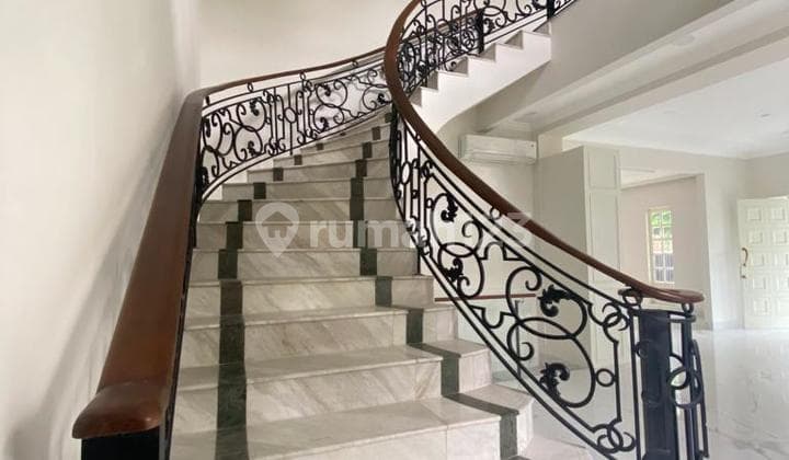 Rumah di Jakarta Selatan, Kebayoran Lama, Pondok Indah