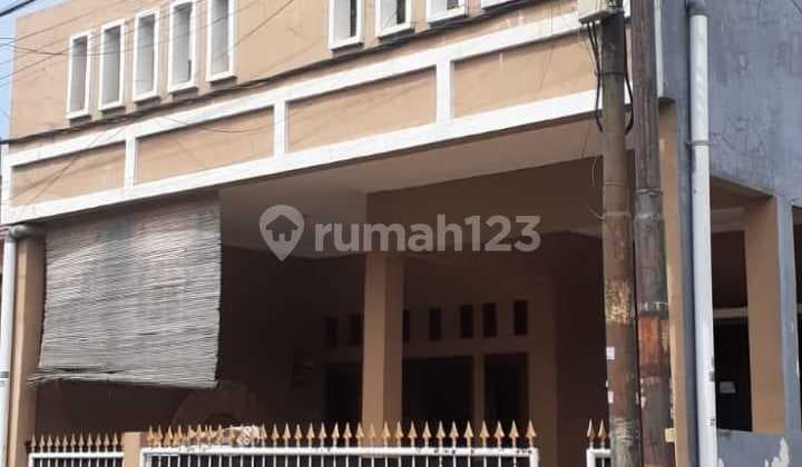 House for Sale in Taman Tiga Putra Cinere Complex. Quick 825 Million.