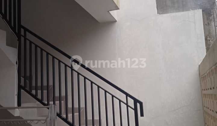 Rumah di Pangkalan Jati, Jl. Gandul Raya, Depok