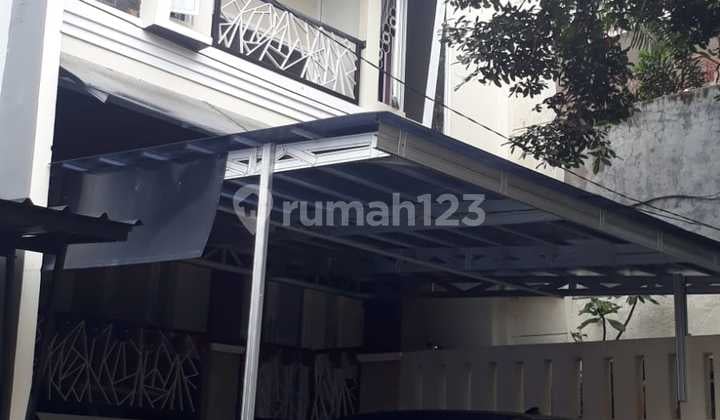 Dijual Rumah di Cluster Flo Residence Kav C6 Jl Pluto Dalam
