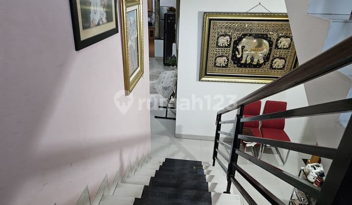 Rumah di Telaga Golf, Semi Furnished, Sawangan, Depok, Harga NJOP