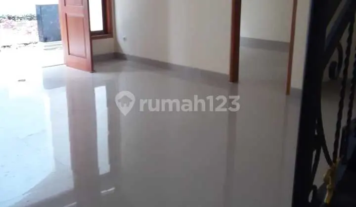 Rumah di Jalan Raya Jagakarsa, Type 93/150, Jakarta Selatan