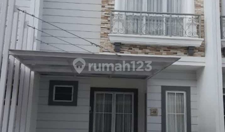 Rumah di Bekasi, Cikarang Timur, Monaco Town House