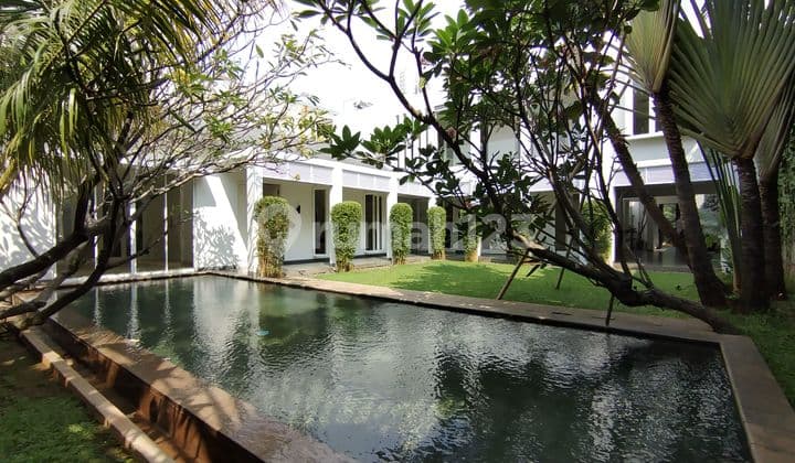 Rumah 2 Lantai Nuansa Resort, Full Garden di Cilandak