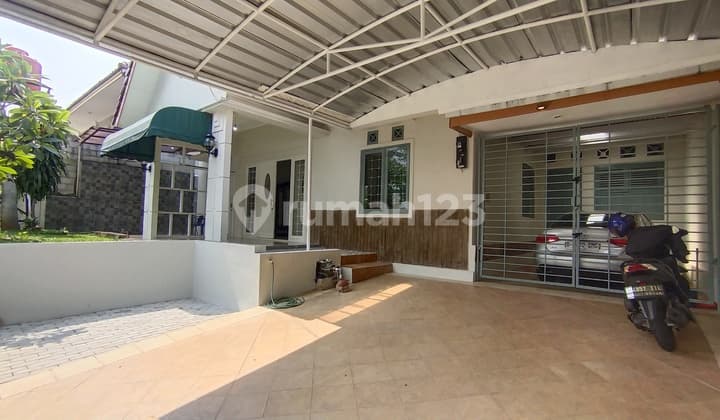 Beautiful 1-Story House, Serene Atmosphere, Strategic Location in Radio Dalam