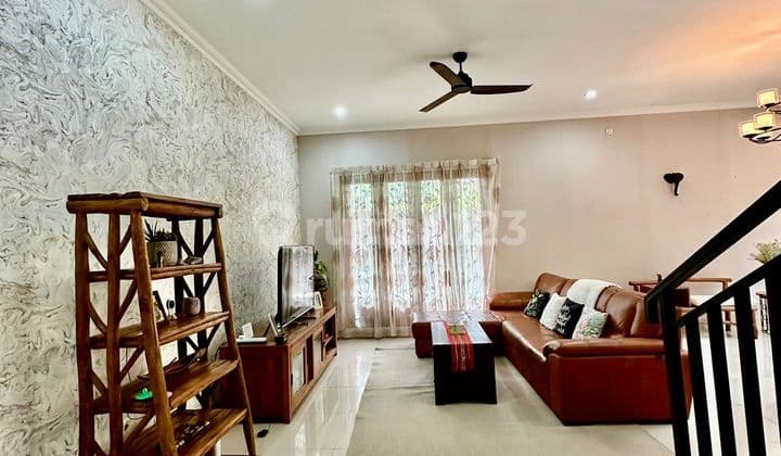 Rumah Dalam Kompleks 2 Lantai Suasana Resort Di Lebak Bulus