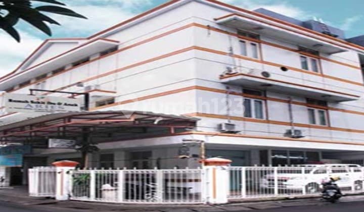 Rumah Sakit Ibu & Anak Dijual Murah di Tambora, Jakbar