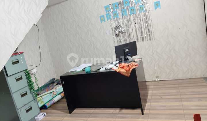 Rumah Usaha dan Tempat Tinggal di Semeru Grogol