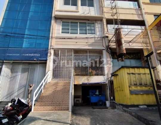 Ruko di Muara Karang Raya 4 Lantai