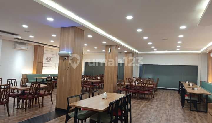 2 Ruko Gandeng di Muara Karang Raya